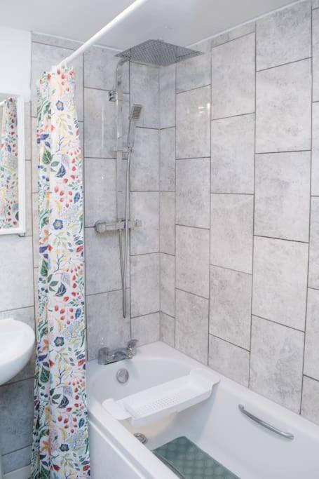 Comfy Modern 3Br Semi Detached 400Mb Wifi Free Double Parking Villa Newcastle-upon-Tyne Exteriör bild